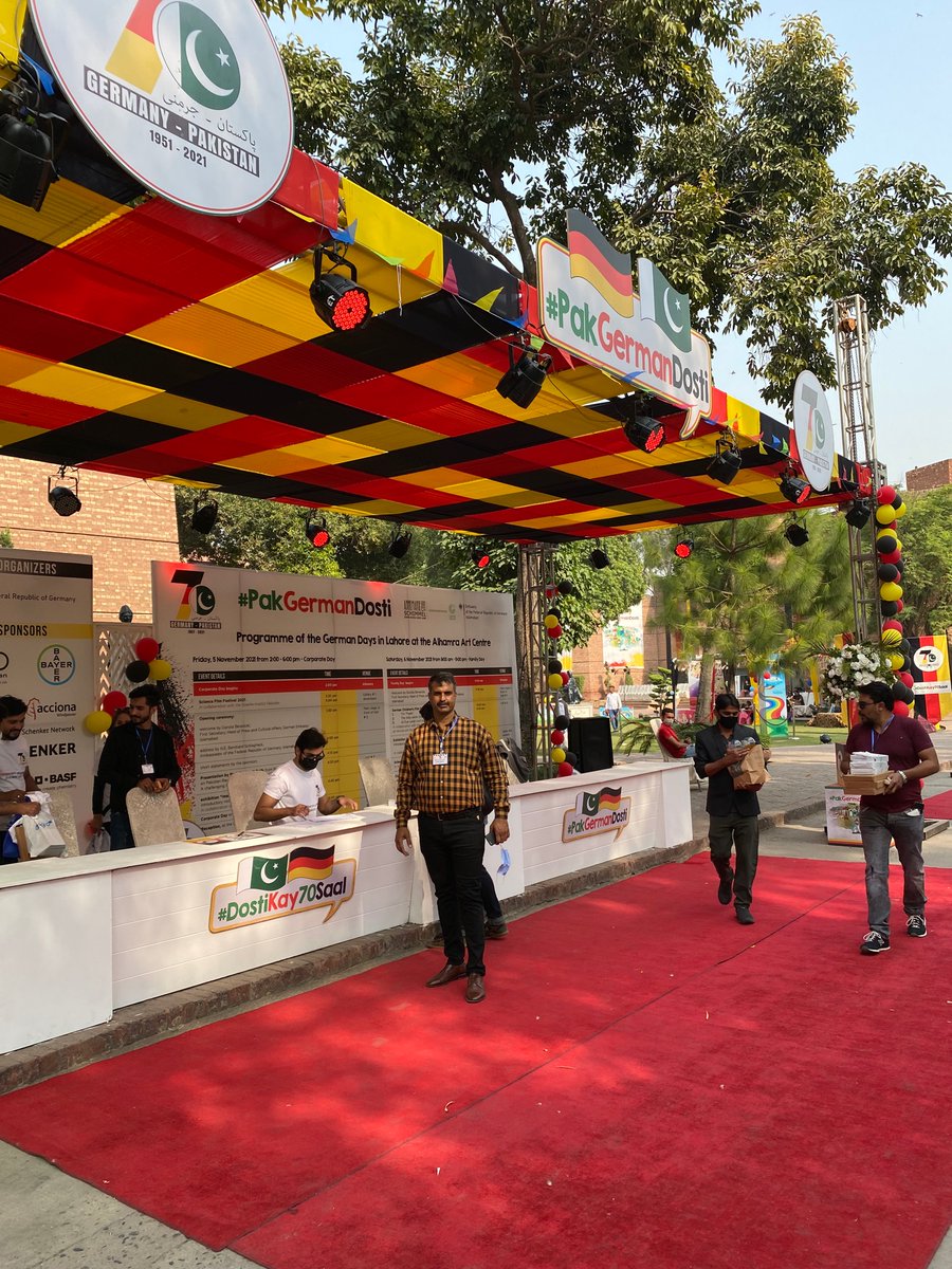 KfW_Islamabad's tweet photo. 70 years of #PakGermanDosti at Alhamra Arts Centre on Friday and Saturday filled with food, music and a strong presence of German companies in #Lahore
#DostiKay70Saal
#PakGermanDosti
#GermanDays
@GermanyinPAK https://t.co/Sj4PqpPFuj