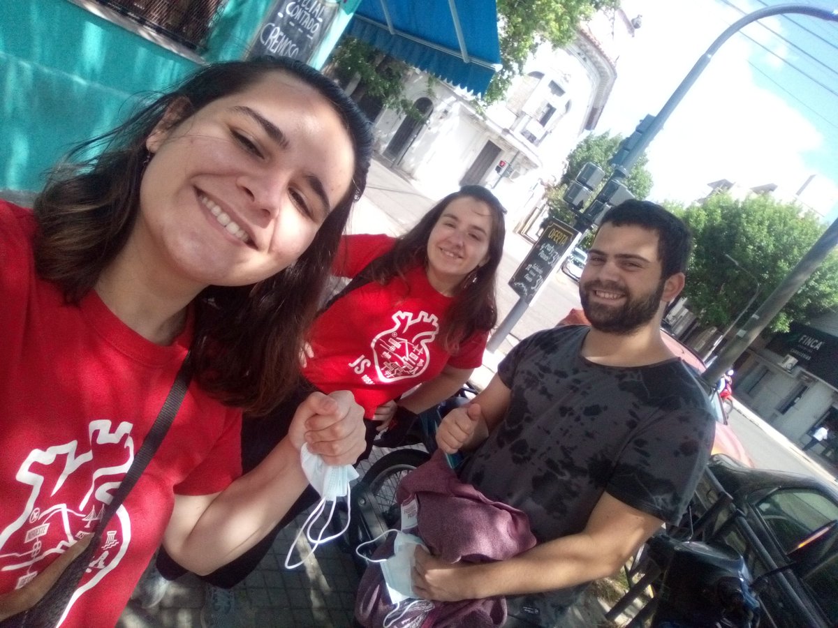 ¡Último sábado de campaña, otro día de Ludoteca! Otro día jugando con les niñes de la Sexta. 
El dominngo 14 de noviembre #ClaraGarciaSenadora #MonicaFeinDiputada