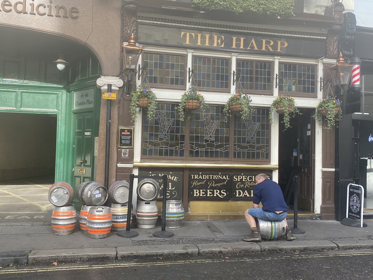 London Pub Guru tweet media