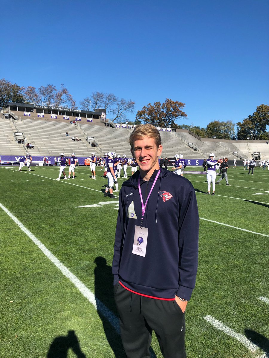 PalmettoPrepMM's tweet photo. 2022 QB (6’5 190) Drew Person visiting Holy Cross today! 

@drewperson10 

#D1 #FCS #BattleOn https://t.co/qWiAzajQBh