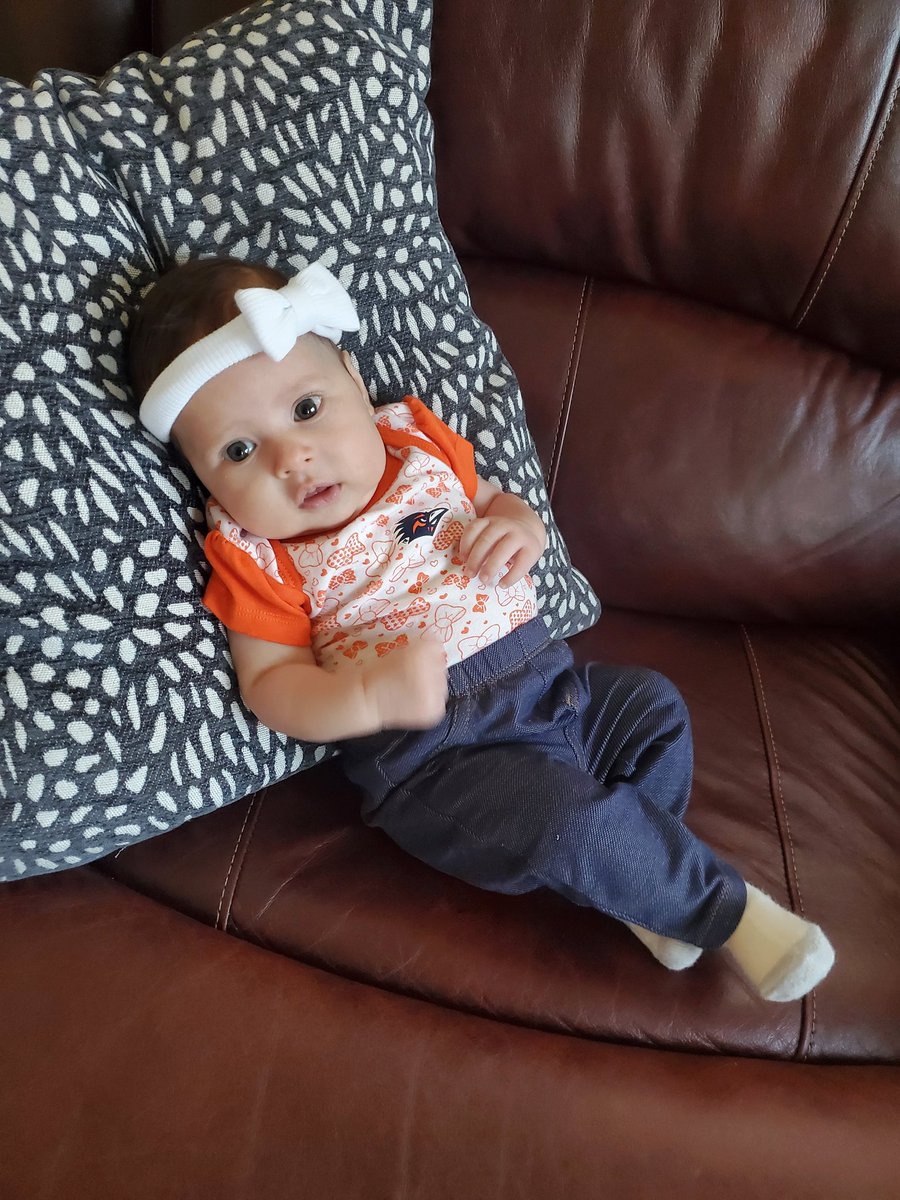 Caro_lina_QP's tweet photo. Isabella has been repping UTSA since the 1st week of birth; 6 weeks later still repping 🤙🏻
#UTSA #UTSAvsUTEP @UTSAFTBL @UTSAAlumni @UTSA https://t.co/zR0cw8p1vX