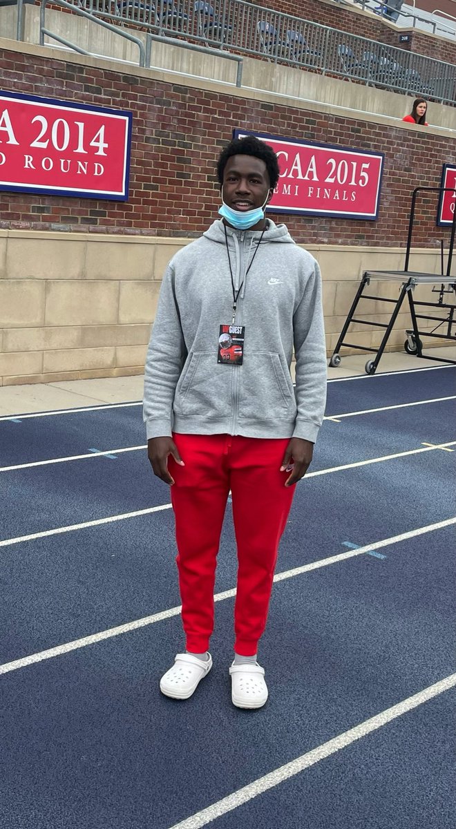 jaycutler48's tweet photo. Thanks for inviting me @CoachT_Will to the game. I had a great time watching the spiders win their homecoming game!!! @JSrofe @Spiders_FB @CoachStevenson6 #GoSpiders https://t.co/irsoJ0k6bV