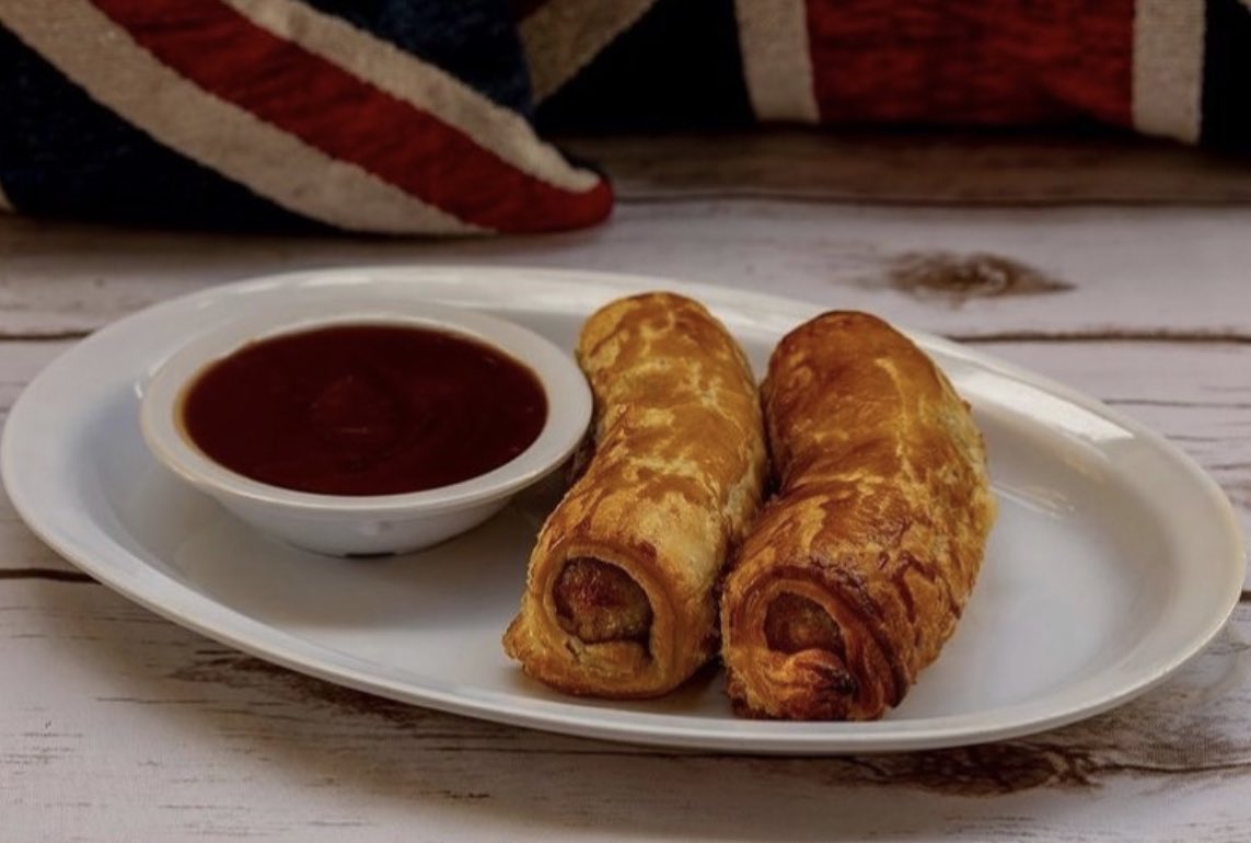 thepickwickspub's tweet photo. Did someone say Sausage Rolls??  Yes we do that. #GoPackGo https://t.co/ZGkK0on5jA