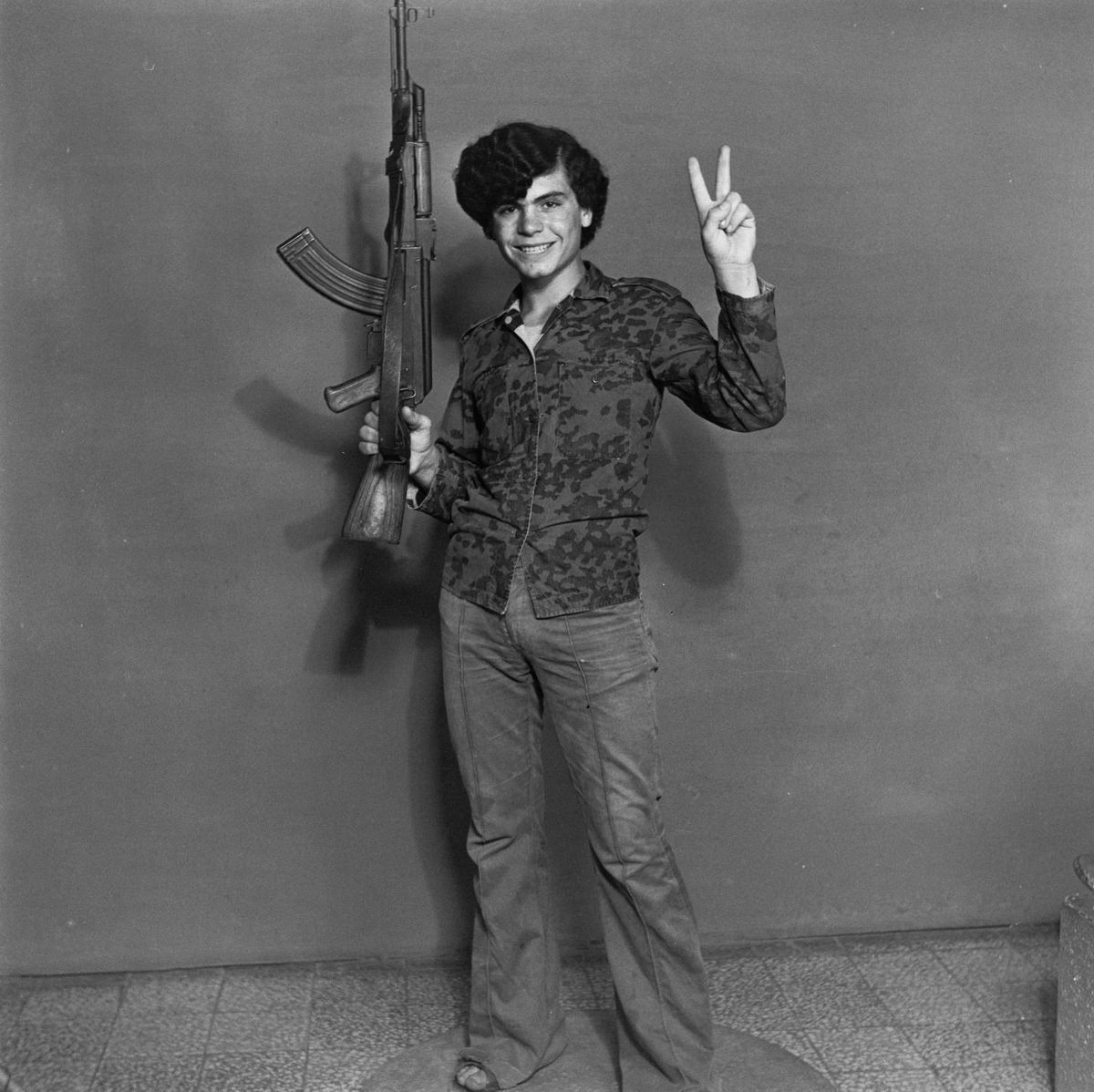 TateArtBot's tweet photo. Akram Zaatari, Palestinian resistant. Studio Shehrazade, Saida, Lebanon, 1968-72. Hashem el Madani, 2007 https://t.co/sMJAugSDpi #akramzaatari #museumarchive https://t.co/qd2a4RLpNB