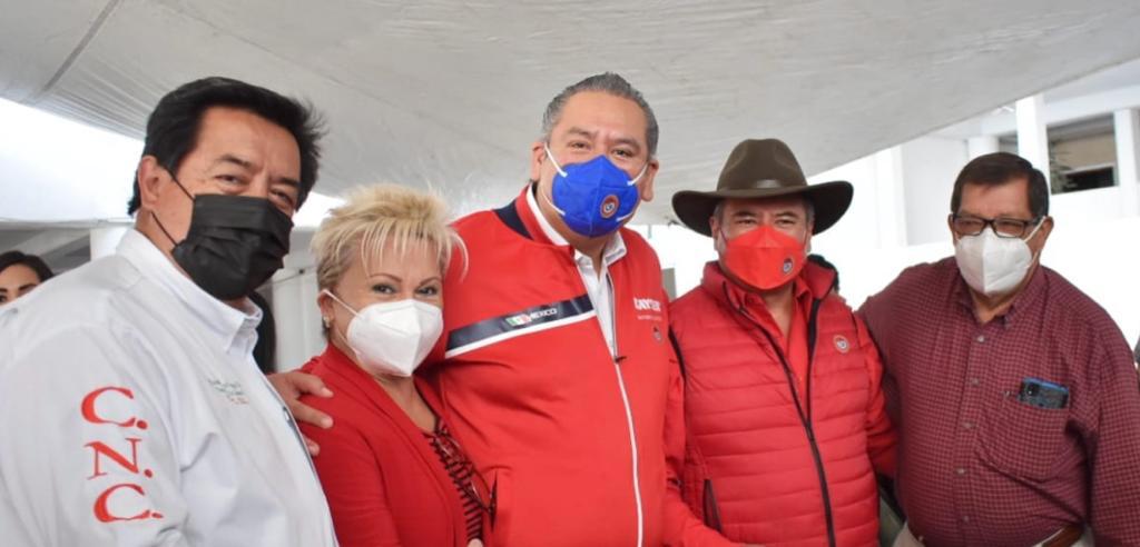 #InformativoRegionalPuebla | Cetemistas presentes en los trabajos de la XXIII Asamblea Nacional del <a href="/PRI_Nacional/">PRI</a>, <a href="/NestorCamarillo/">Néstor Camarillo</a>
<a href="/MerloIsabel/">Isabel Merlo</a> <a href="/LuceroSaldanaMx/">Lucero Saldaña</a> <a href="/SoyBlancaAlcala/">Blanca Alcalá</a> <a href="/karina_ralcala/">Karina Romero Alcalá</a>
<a href="/silvia_tanus/">Silvia Tanús</a>  <a href="/LuceroSaldanaMx/">Lucero Saldaña</a> <a href="/MelqMF/">Melquíades Morales</a> <a href="/PRIdePUEBLA/">CDE PRI Puebla</a>