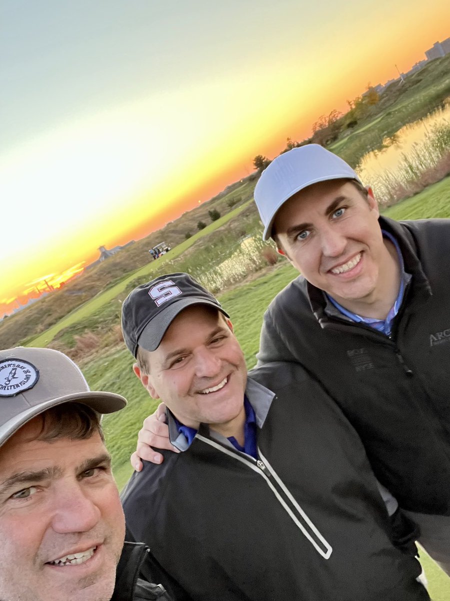 BrianWSteel's tweet photo. A chill in the air but tough to beat fall golf #ferrypoint @Polioptics @jrtuttle. https://t.co/UxJjFgqfwj