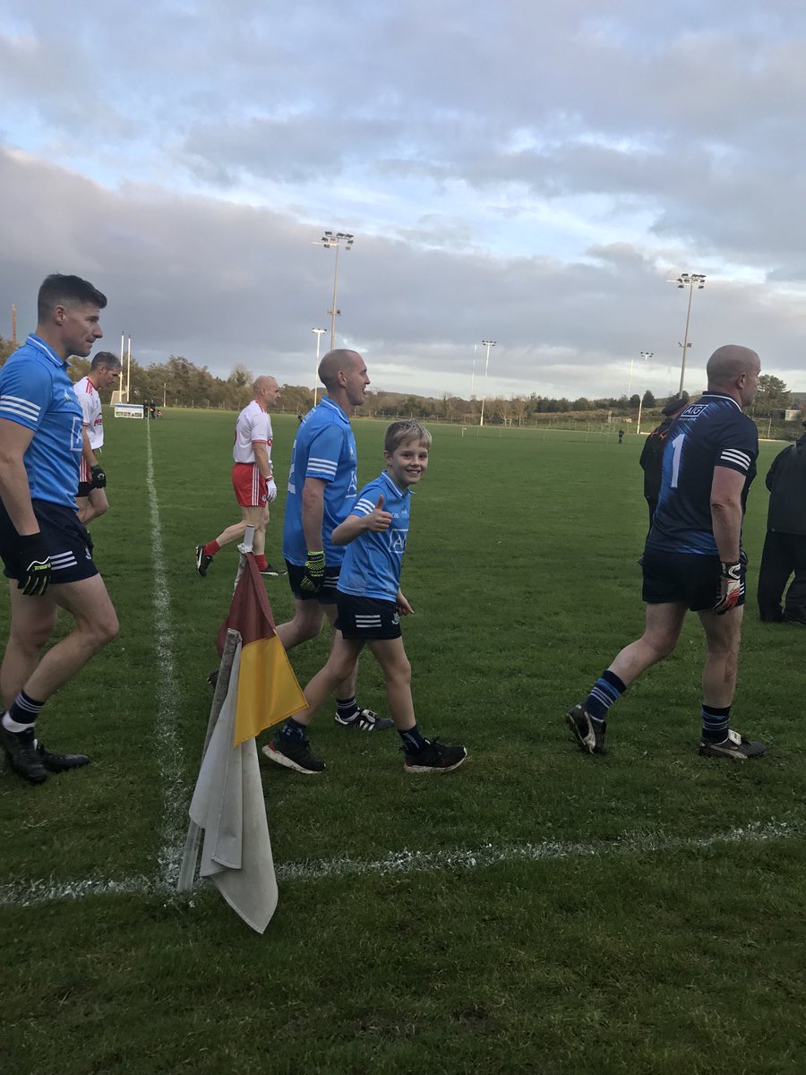 msannemoylan's tweet photo. Still smiling despite the result!Thanks for the gloves Stephen O’Neill. Gent! Also,welcome Cormac Jnr. 👶🏼#dublinmasters #tyronemasters @tryone_masters ⁦@StMarysSaggart https://t.co/Su6VEHgBvk