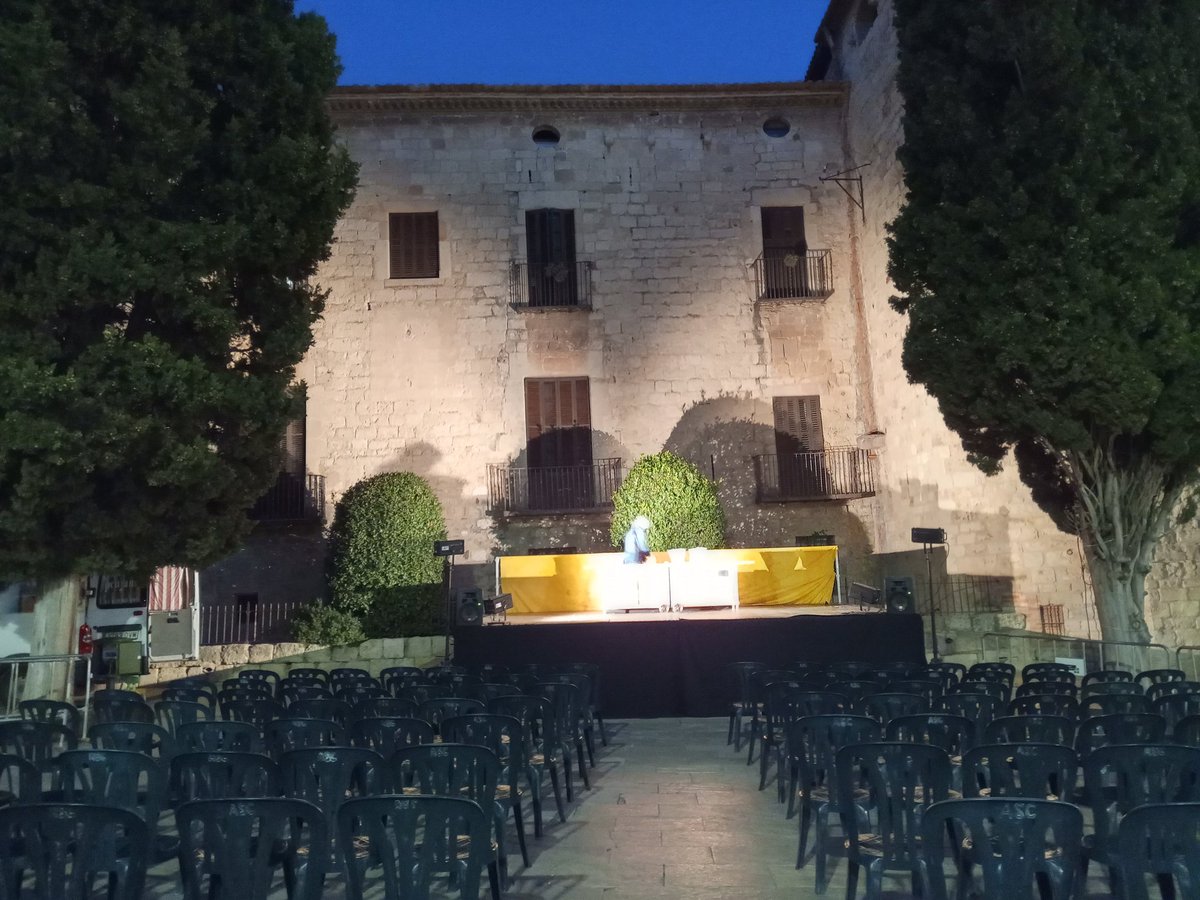 PengimPenjam's tweet photo. ◾Avui a la Mostra de titelles de Sant Cugat ha estat super bonic, quina gent més maca. Moltes gràcies Can Ninot!!! ☺️

#titelles  #musicaititelles #espectaclefamiliar  #pengimpenjam #santcugat #pengimpenjamtitelles #cultura #culturasegura #canninot #mostradetitelles https://t.co/T27nXbstLl