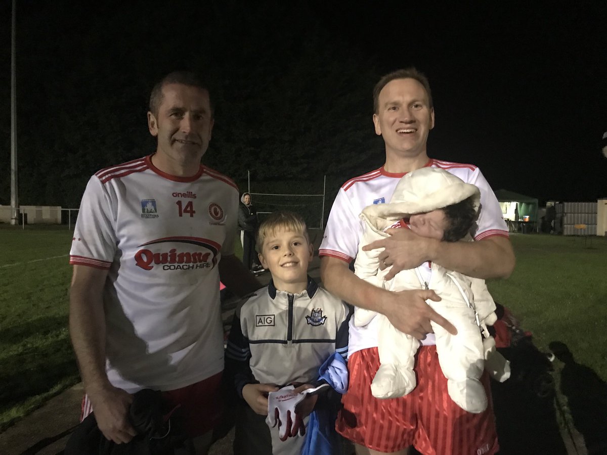 msannemoylan's tweet photo. Still smiling despite the result!Thanks for the gloves Stephen O’Neill. Gent! Also,welcome Cormac Jnr. 👶🏼#dublinmasters #tyronemasters @tryone_masters ⁦@StMarysSaggart https://t.co/Su6VEHgBvk