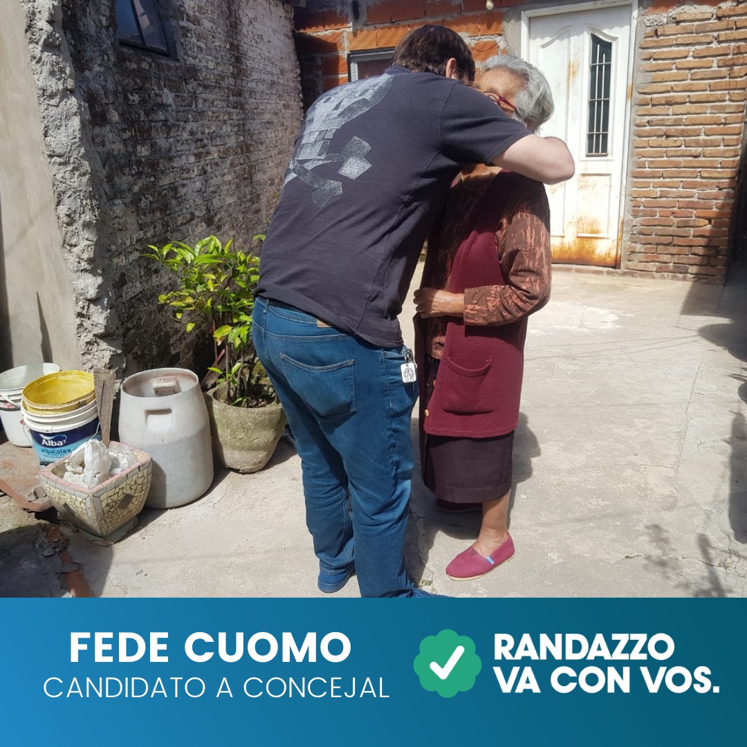 FEdePyME's tweet photo. Hoy caminando por #VillaCorina 
Es inmensa la necesidad, casi tan grande como la lejanía del estado y la política de estas realidades, que duelen y mucho.
#VamosConVos #VivirConTranquilidad https://t.co/uyQYGsVw1a