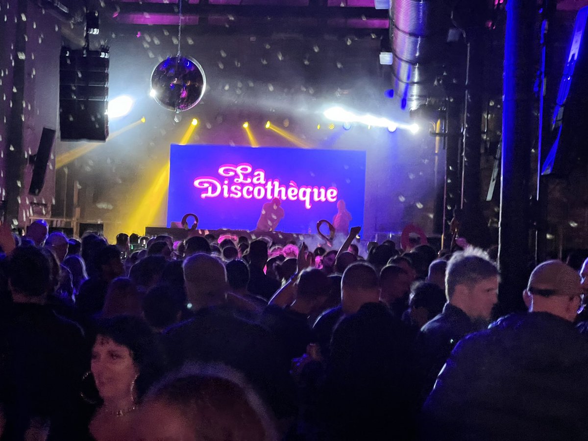 rob_jewitt's tweet photo. Here man, #manpower a #ladiscotheque #med332 https://t.co/5PYWd4FZWl