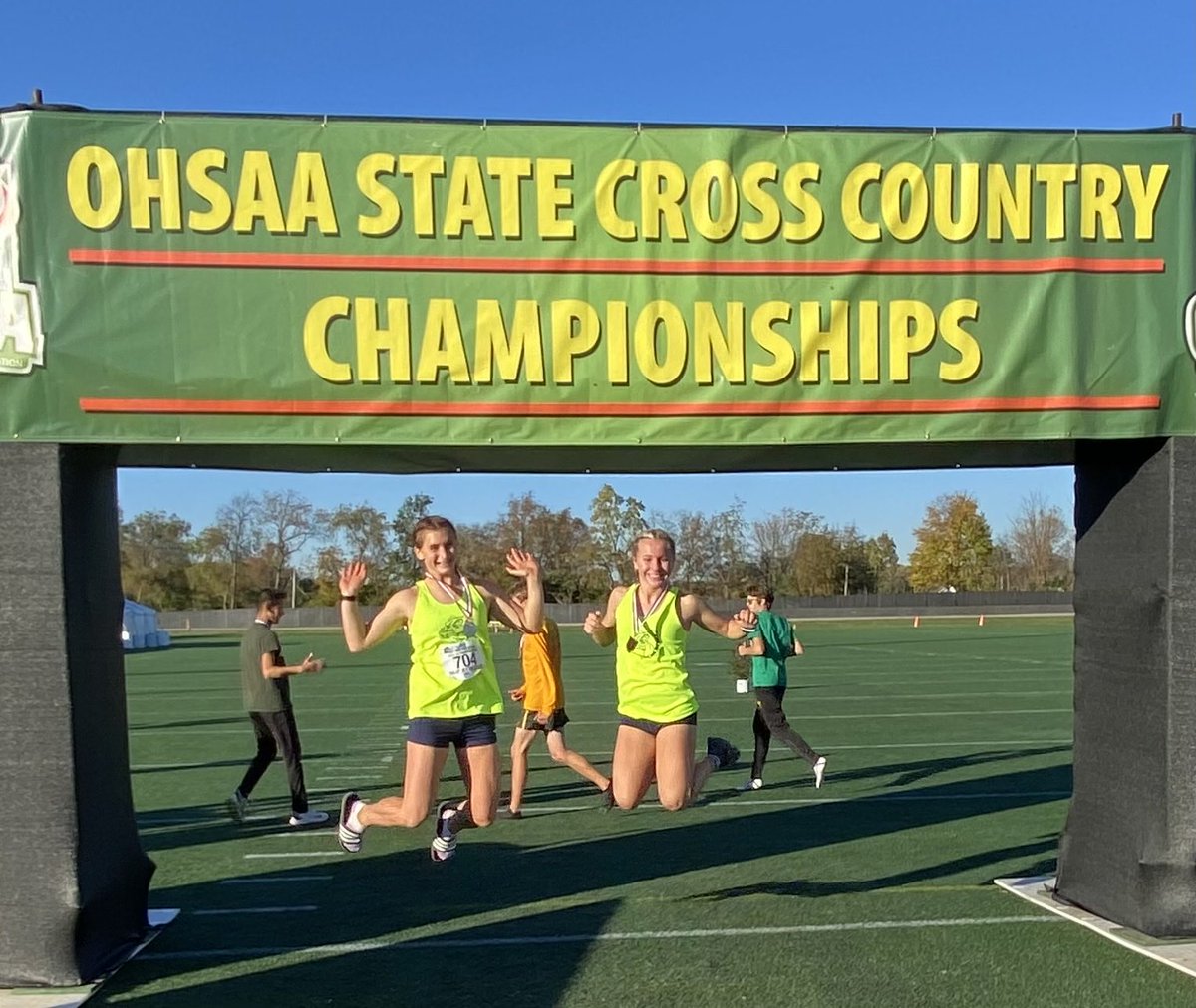 OFBulldogsXC1's tweet photo. So proud of two very special Bulldogs! https://t.co/677hVVKIke