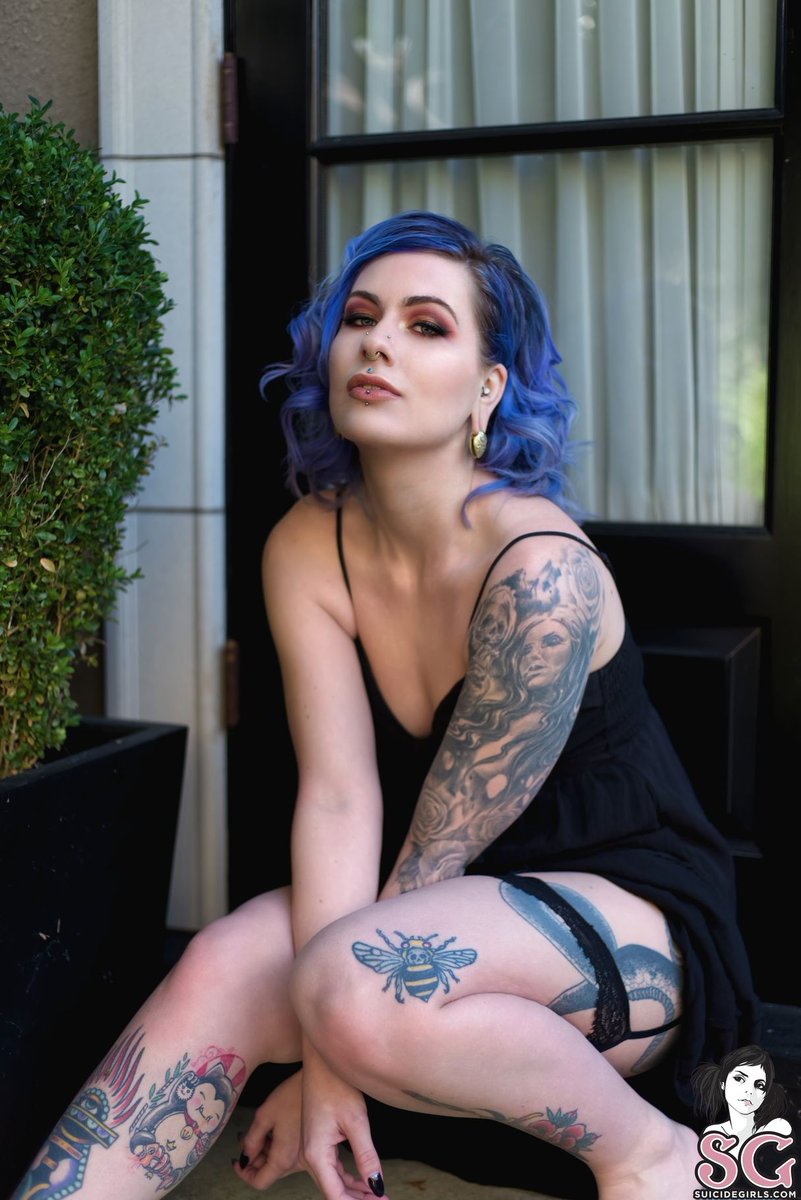 SuicideGirls's tweet photo. Falling for you 😍 @softestsolstice - https://t.co/wpurXhTuxB https://t.co/Alv70tQx55