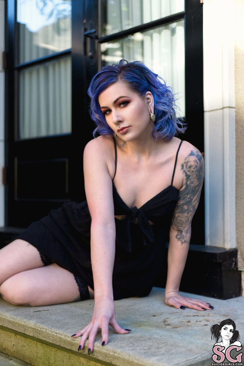 SuicideGirls's tweet photo. Falling for you 😍 @softestsolstice - https://t.co/wpurXhTuxB https://t.co/Alv70tQx55