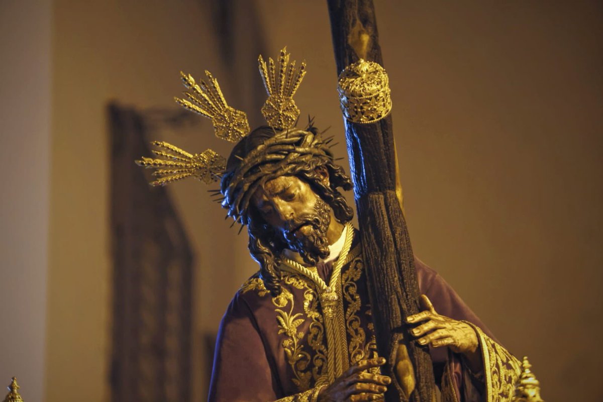 HdadGranPoder's tweet photo. “El Señor tomó la forma de siervo para que el siervo llegase a ser señor... Dios se hizo hombre para que el hombre se hiciese Dios".

#SantaMisión2021 https://t.co/FZbHYKmmWi