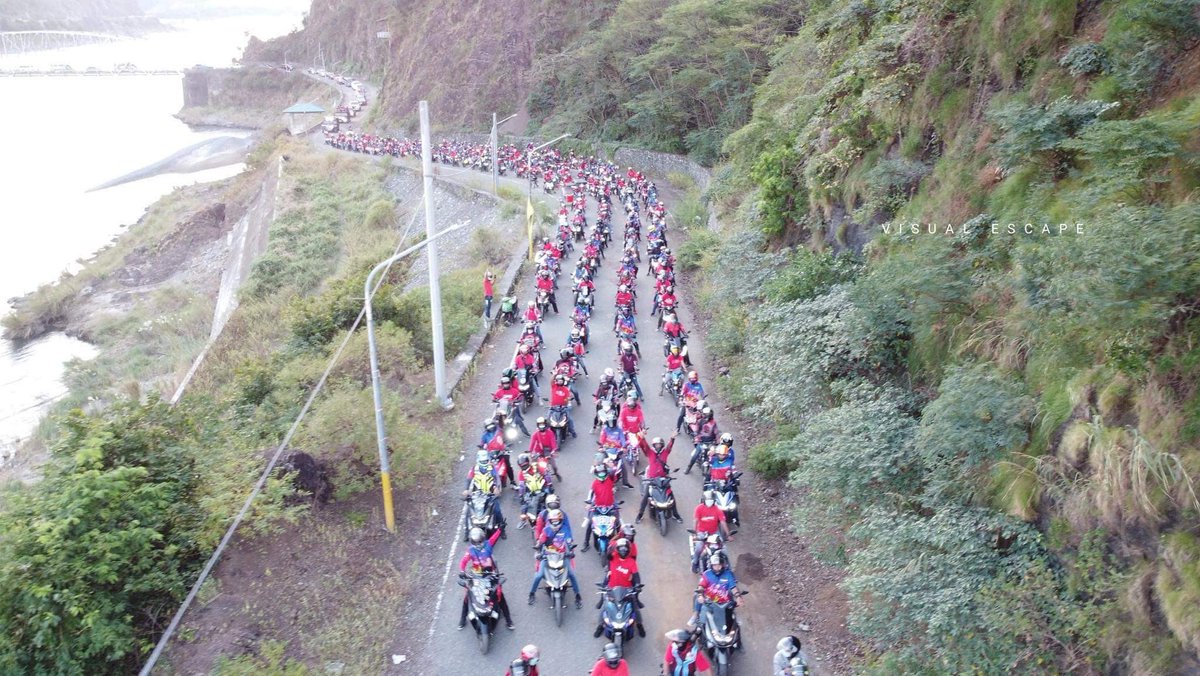 LoveMeAsPapaJ's tweet photo. Pasilip! Ilocos Sur BBM Caravan! This is only  2nd District palang guys! Mabuhay ka, @bongbongmarcos ! ❤️🙏 #LabanMarcosJr #BringBackMarcos #BBM2022 #IlocosSurBBMCaravan https://t.co/ttC7bZyfk6