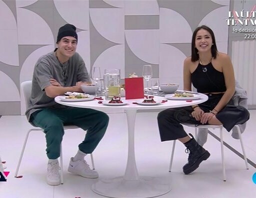 T5telecinquero's tweet photo. Vamos a ver aquí !!
La mejor carpeta de la edición y la las real es ? ?
❤ - Sandra y Julen
🔁 - Cristina y Luca
#Secret6N
#RepescaAdara6N
#RepescaEmmy
#REPESCAFIAMA
#SecretosCynthia https://t.co/DfVyaVHFXE