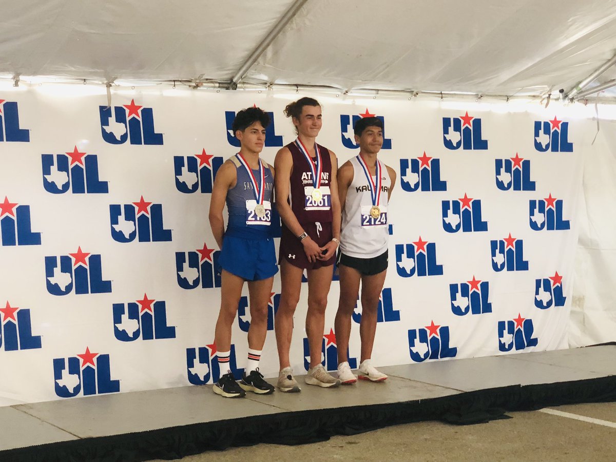 XcKaufman's tweet photo. Edwin Rivera earned a bronze medal today at the State Championships, placing 3rd overall! Katie Tucker also earned a State finalist medal, placing 8th overall! Both the boys &amp; girls teams finished 7th place overall. We are very proud of these awesome kids. Go Lions! @KaufmanISD https://t.co/0D6B3Oat8r