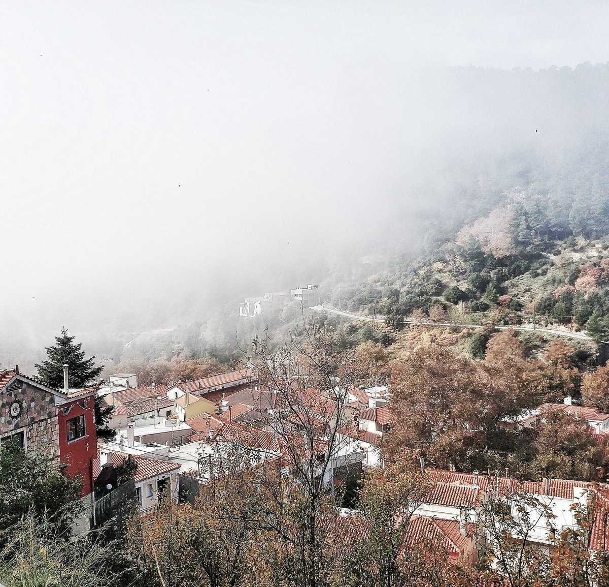 Mary0000's tweet photo. #doctorwho duties today in #Greece  Had to go out and investigate the evil fog taking out people and even their homes! 😯 #Evia #Steni https://t.co/rW5dOJmgDn