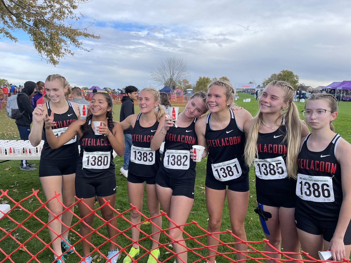 Steillysports's tweet photo. Steilly girls XC finishes 10th in state!! Way to go ladies. ❤️💛 https://t.co/gNTEdoaUva