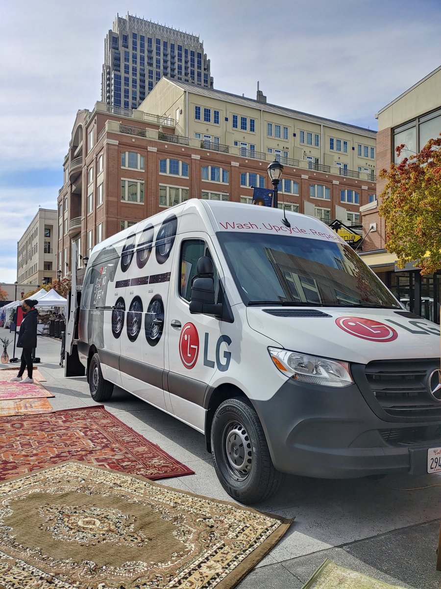 LG_MT_ATLWEST's tweet photo. Our LG Second Life Van is here at Atlantic Station 1380 Atlantic Dr. ATL, Ga 30363 from 11-7pm. Come out and experience the LG Washtower and Styler! Don't forget to grab your donations.
Cant wait to see you guy's there. 
#LGUS @LGUS #LGSecondLife
@LGKRinerATL @LGMcQuilkinMiaN https://t.co/0LWq6Cr1Tt