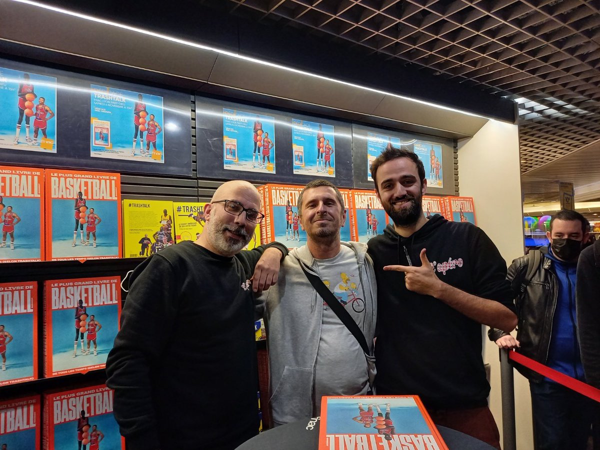 nico091010's tweet photo. @TrashTalk_fr @ABallNeverLies
Vous étiez au top ! Prendre un vrai moment avec chaque personne pour discuter c'était génial
#teambiberon https://t.co/thtYs492HU