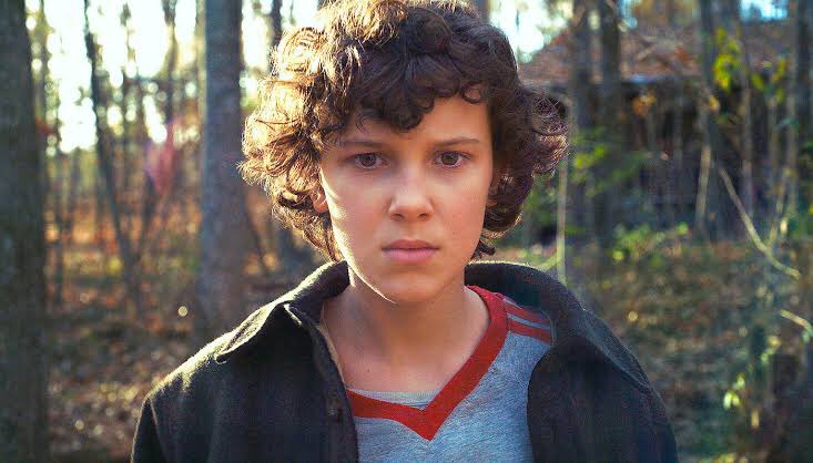 KarollinaOk's tweet photo. season 1 / season 2 / season 3 / season 4 #StrangerThingsDay https://t.co/V7IBo9VEtQ