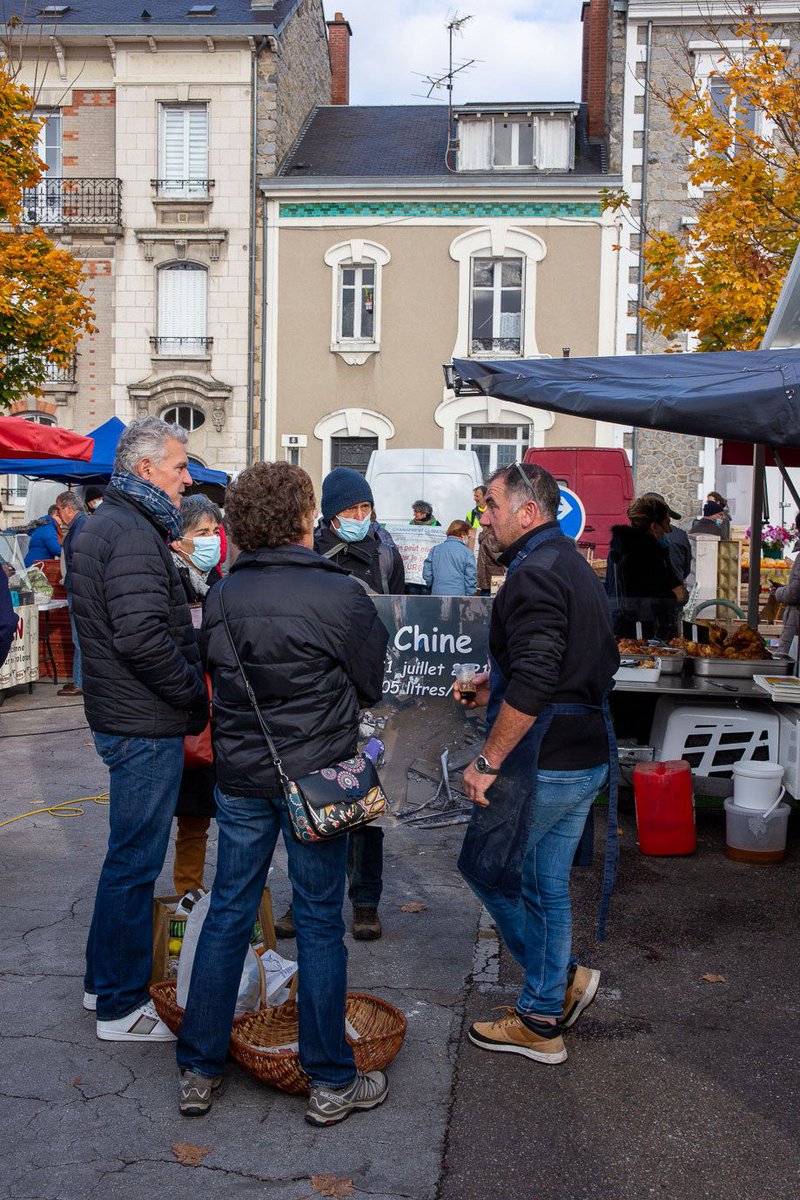 87Climat's tweet photo. Marche du climat ce matin à Limoges : l'occasion de débattre du réchauffement climatique et de l'enjeu du respect de l'accord de Paris. #Climat #ClimateAction #COP26 #ClimateAction https://t.co/EevLgtkdPM
