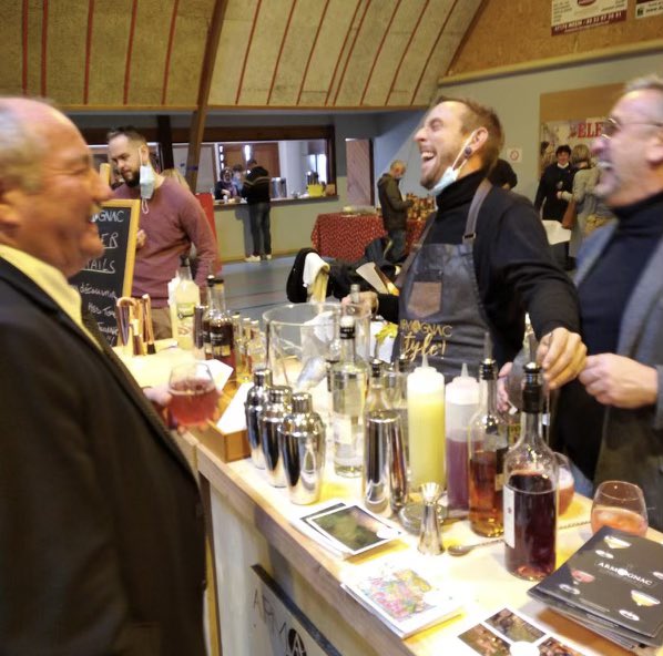 ArmagnacNews's tweet photo. #armagnac, #musique, #cocktails, #produitsregionaux, #theatre… succès de #laflammedelarmagnac à #mézin en #lotetgaronne. 
#gers #lotetgaronne #NouvelleAquitaine #gascogne #gourmandise #spirit #eaudevie #cavistes #bars #restaurants #whisky #gin #rhum #cognac #calvados #tradition https://t.co/y52kHB0qak