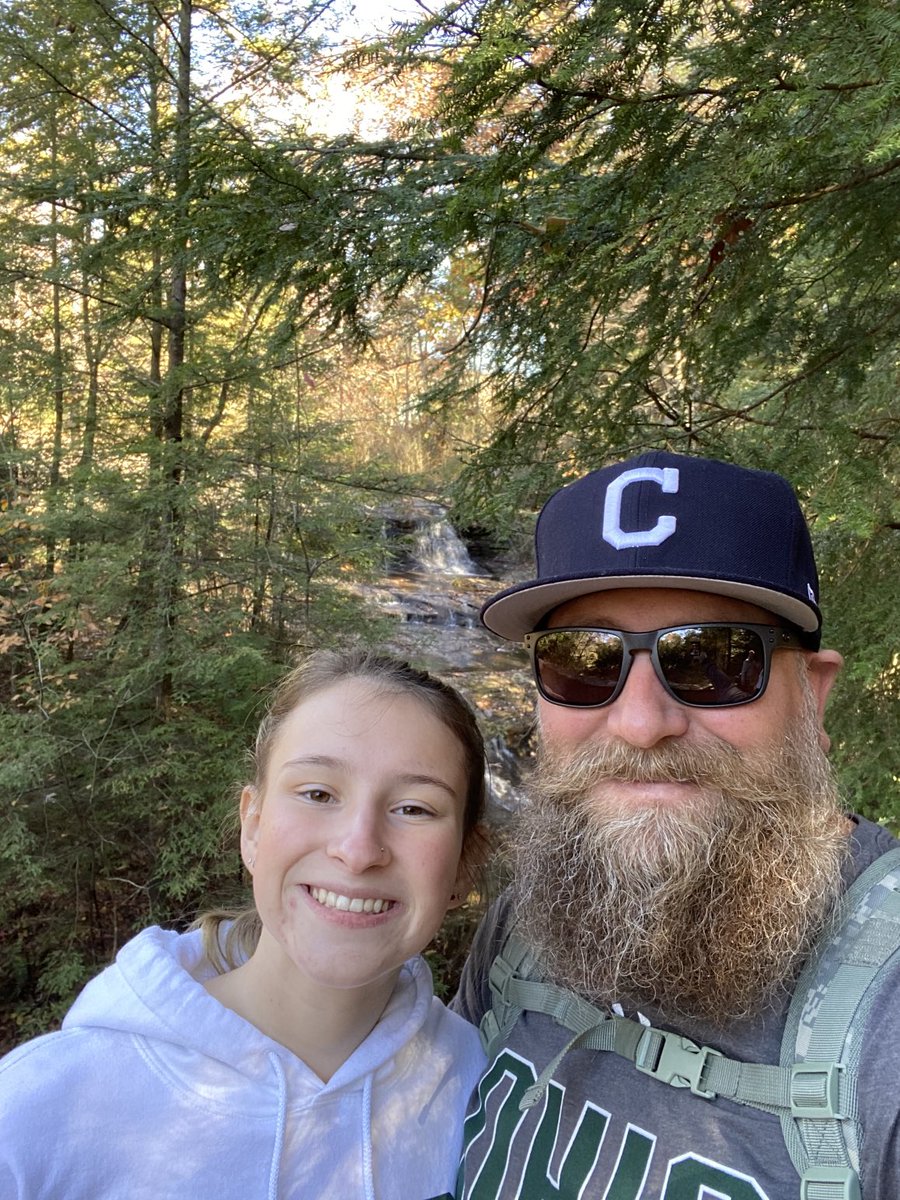 jbsmith7696's tweet photo. Dad’s weekend at OU. Took a nice little hike with the kiddo at old mans cave. https://t.co/knHpQQ34eh