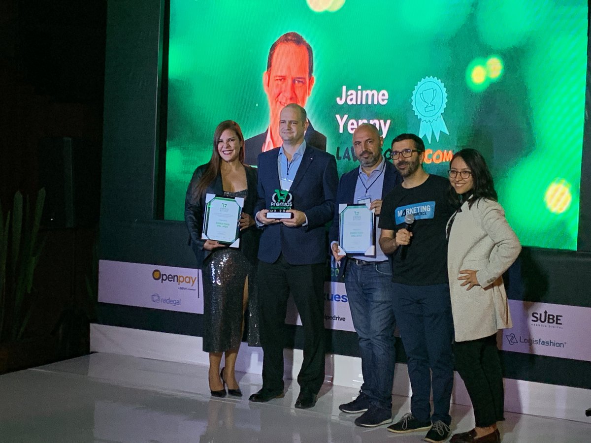 monicaegui's tweet photo. Estos reconocimientos no significan nada, si no los compartes con las personas que quieres.

Agradecida por tantas muestras de apoyo y cariño. Tengo el corazón llenito para ir por más el año que viene 💕💫

¡Felicidades a los ganadores! 
@Mkt4eCommerce

#PremioseCommerceMX2021 https://t.co/BAecn7Vmgm