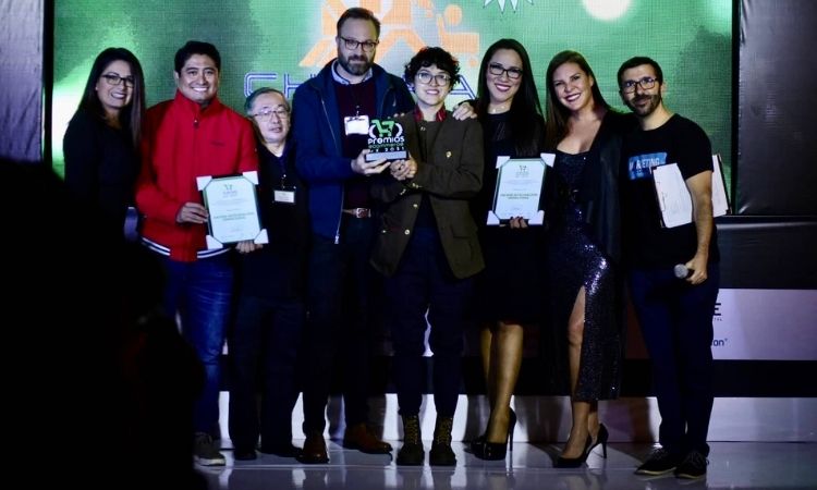 monicaegui's tweet photo. Estos reconocimientos no significan nada, si no los compartes con las personas que quieres.

Agradecida por tantas muestras de apoyo y cariño. Tengo el corazón llenito para ir por más el año que viene 💕💫

¡Felicidades a los ganadores! 
@Mkt4eCommerce

#PremioseCommerceMX2021 https://t.co/BAecn7Vmgm