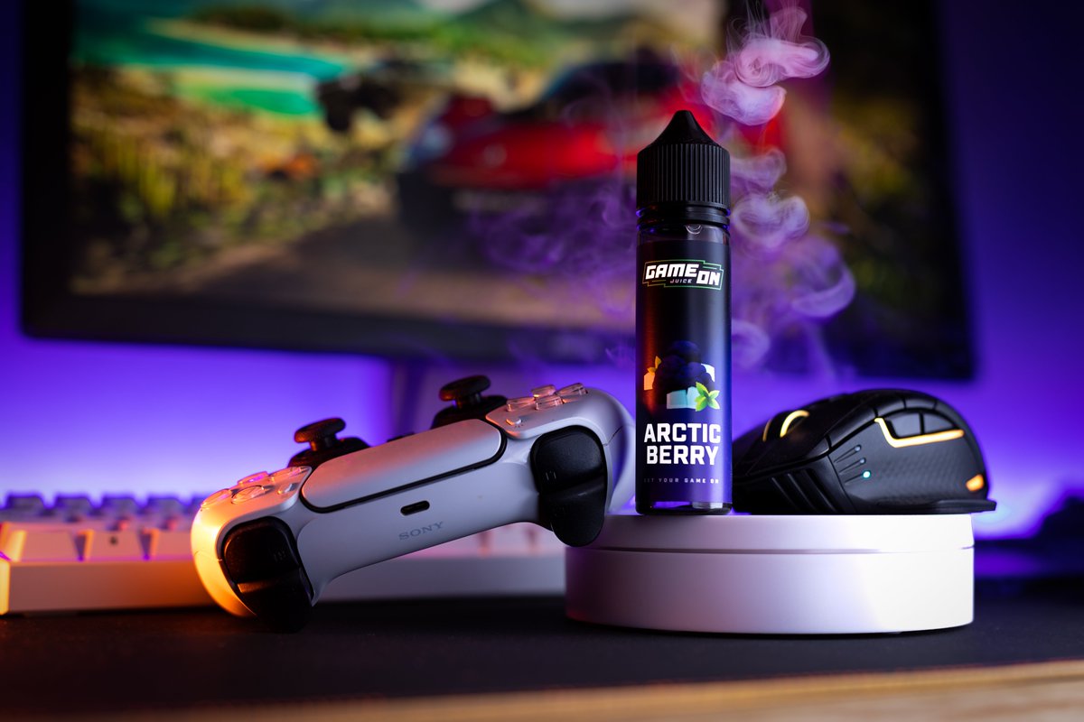 GAMEONJUICE's tweet photo. Our controllers are charged, headsets are on and it's time to get stuck into #Vanguard   with Arctic Berry by our side! ❄️🫐

What flavour do you keep with you on the battlefield?🔫 https://t.co/3GLPLBjk2y