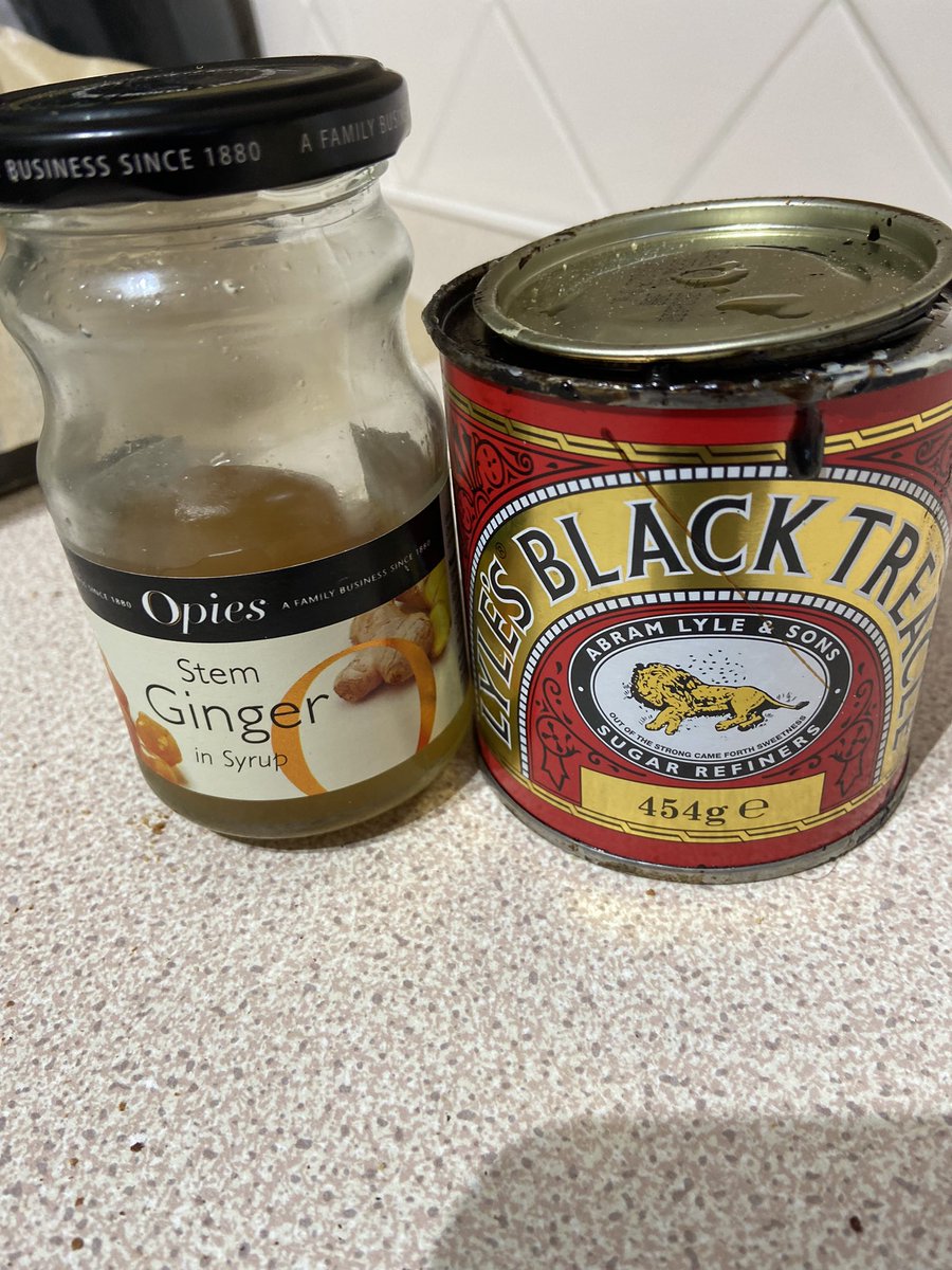 BrianEdgar77's tweet photo. Ginger and Treacle spiced cake #ginger #treacle #spice #icing #stemginger https://t.co/AYAABFOQ7q
