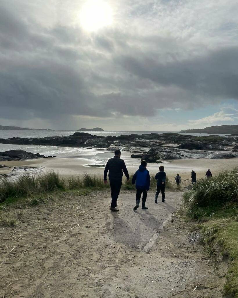 SneemHotel's tweet photo. Every day is a beach day! Don’t you think? #sneemhotel #familytime #kerry #derrynane #lovekerry #lovenovember #thekingdom #familyholiday https://t.co/BVOP0mvZ9g https://t.co/hHgQhGVNGS