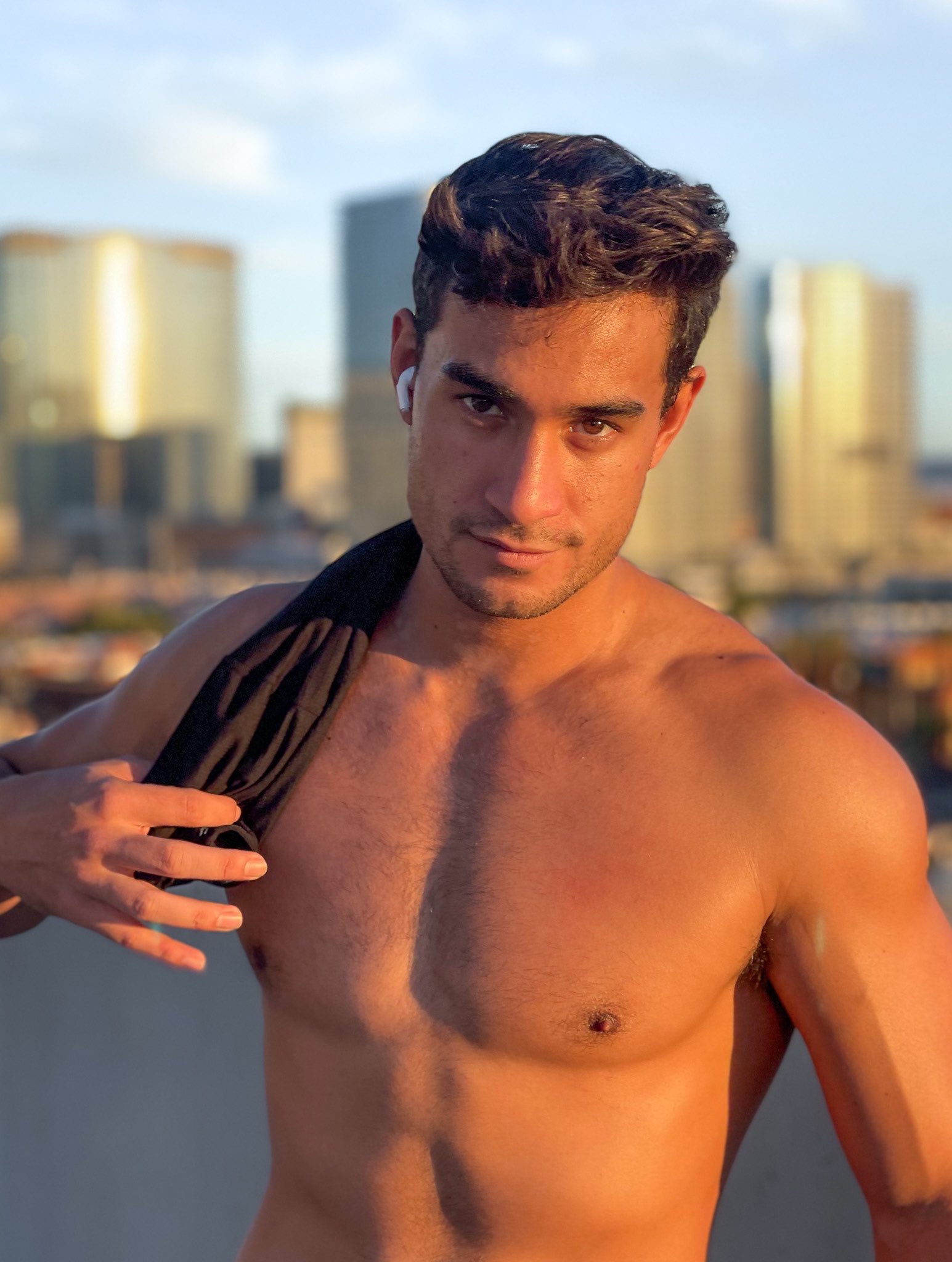 FDiExFgUcAEXx_4?format=jpg&name=large