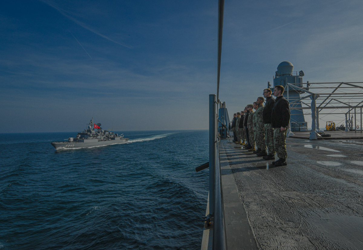 ABD donanması #USSMountWhitney ve #USSPorter Türk Fırkateyni TCG Yavuz (F 240) ile Karadeniz’de 

🔗 @USNavyEurope