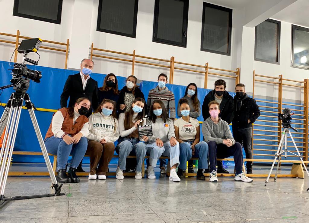 IESSalvadorDali's tweet photo. Alumn@s del @IESSalvadorDali colaboran en un documental sobre salud mental y adolescencia. Escuchemos a nuestros chic@s, hij@s, alumn@s… juntos creceremos. https://t.co/9rliEGZKW7