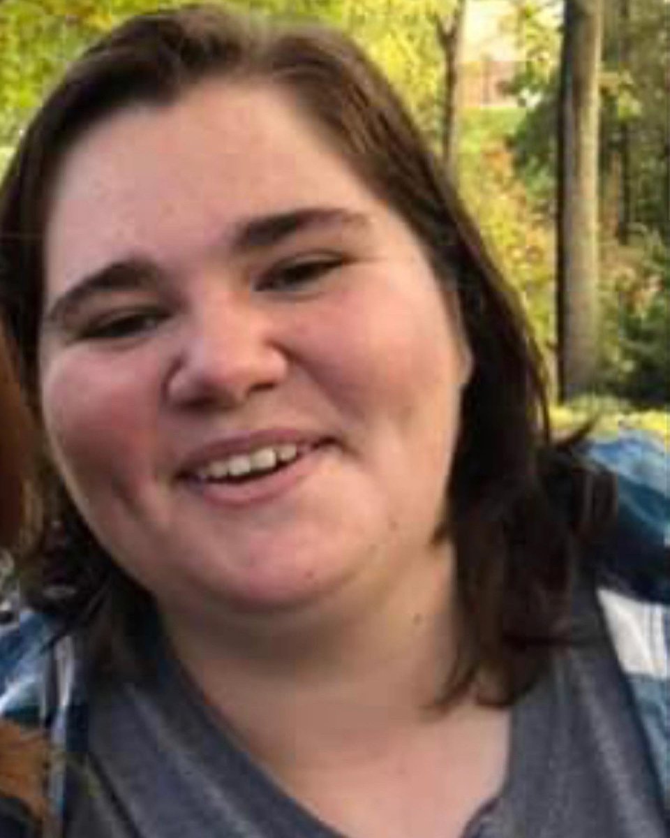 HappyZoneFitnes's tweet photo. 2018-2021

same smile, 130lbs down. 

#weightloss https://t.co/Ud2cN6u8UT