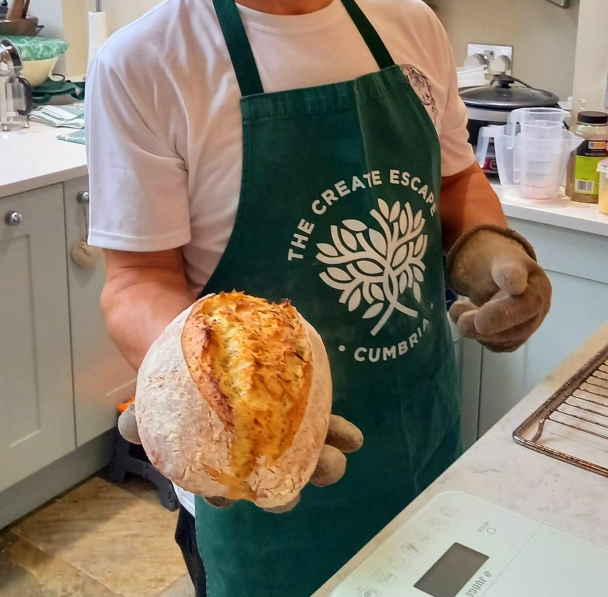 Ivycottagebaker's tweet image. Another successful Bread course for the Create Escape today
#breadmaking #breadbaker #breadlove #breadheroes21 #realbread #bread #sourdough #simplepleasures #handmade #madeincumbria