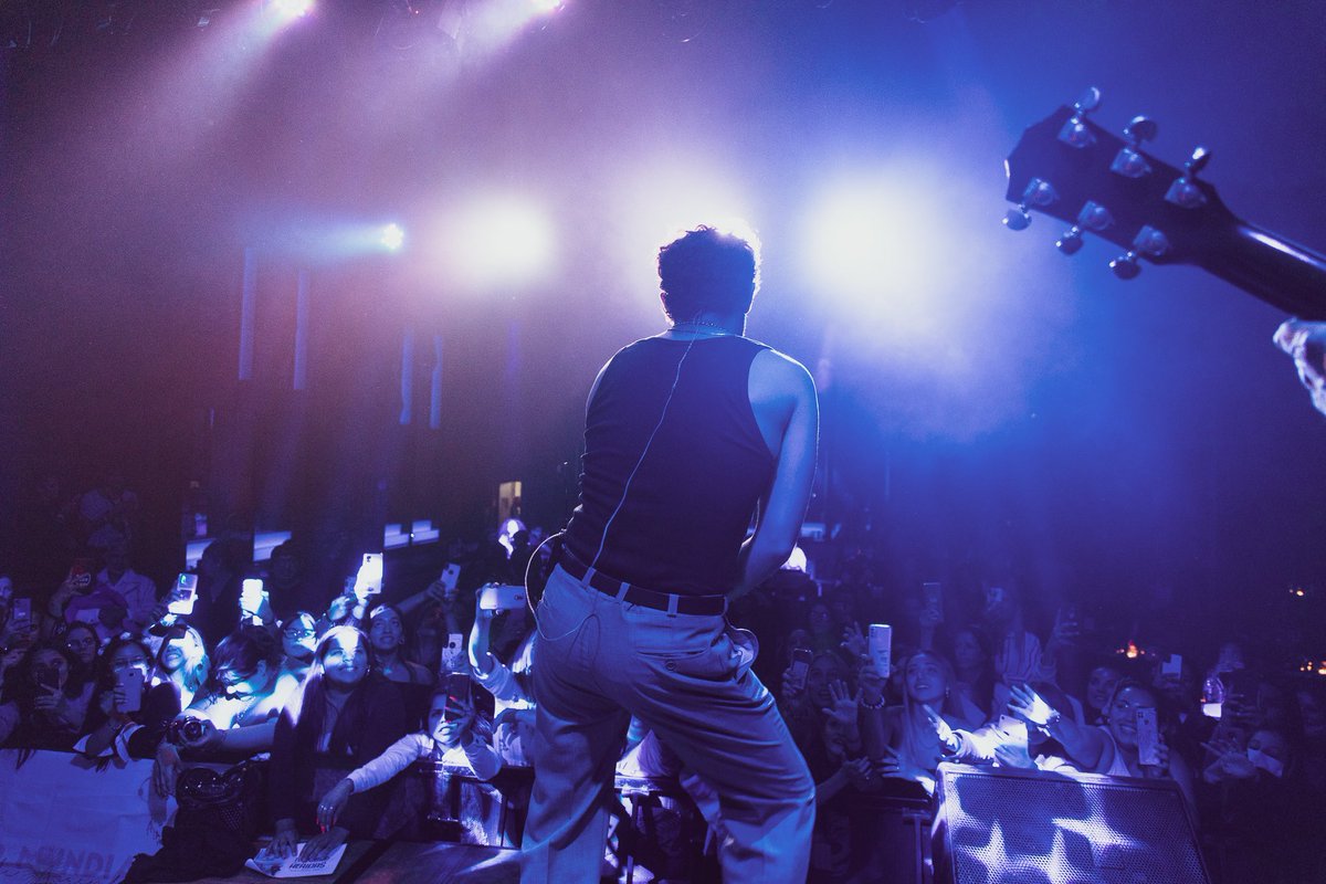 LEB_Ent's tweet photo. Esto es un poco de @_ruggero 🤍🎶 anoche rompiéndola completamente en el #CCGUEMES en #Rosario 💫🎉!!

🗓 ÚLTIMA FECHA • HOY 21hs EN @StudioTheater #CÓRDOBA

🎥: @cuinocuino 

#ruggero #show #showenvivo #ccguemes #centrocultural #acustico #atelofobia #atelofobiaproducciones https://t.co/35bIKqUgEV