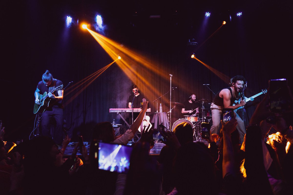 LEB_Ent's tweet photo. Esto es un poco de @_ruggero 🤍🎶 anoche rompiéndola completamente en el #CCGUEMES en #Rosario 💫🎉!!

🗓 ÚLTIMA FECHA • HOY 21hs EN @StudioTheater #CÓRDOBA

🎥: @cuinocuino 

#ruggero #show #showenvivo #ccguemes #centrocultural #acustico #atelofobia #atelofobiaproducciones https://t.co/35bIKqUgEV