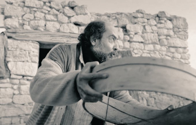 "Kalp boşluk kabul etmez, dünya sızıverir oradan..."
#GönülDağı