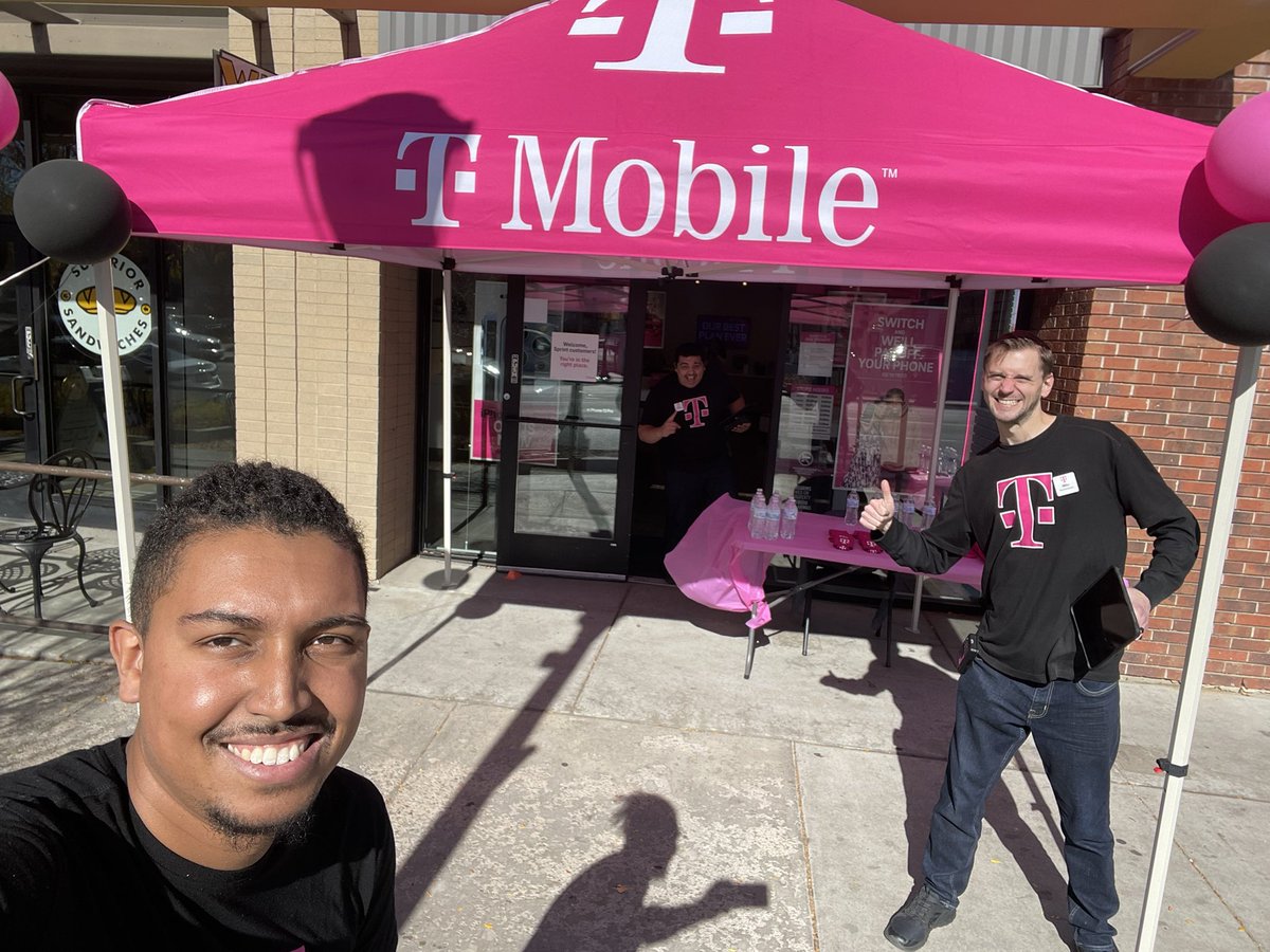 DarianWV's tweet photo. Customer appreciation day!! 🎊🎉 Colfax &amp; Buckley are up this time around. Shoutout to Josh and Mike also passing their ops ready audits these last two days. 🏆🏆 https://t.co/DW0Es6f6tI