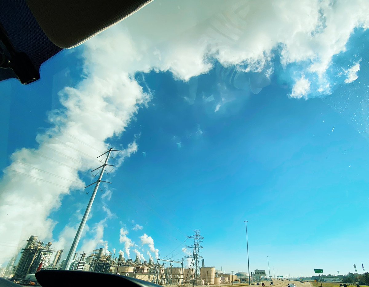 vamosvane's tweet photo. “Mom, that’s the cloud factory.” 💔📍Deer Park, Texas https://t.co/MdnQxWPTLz