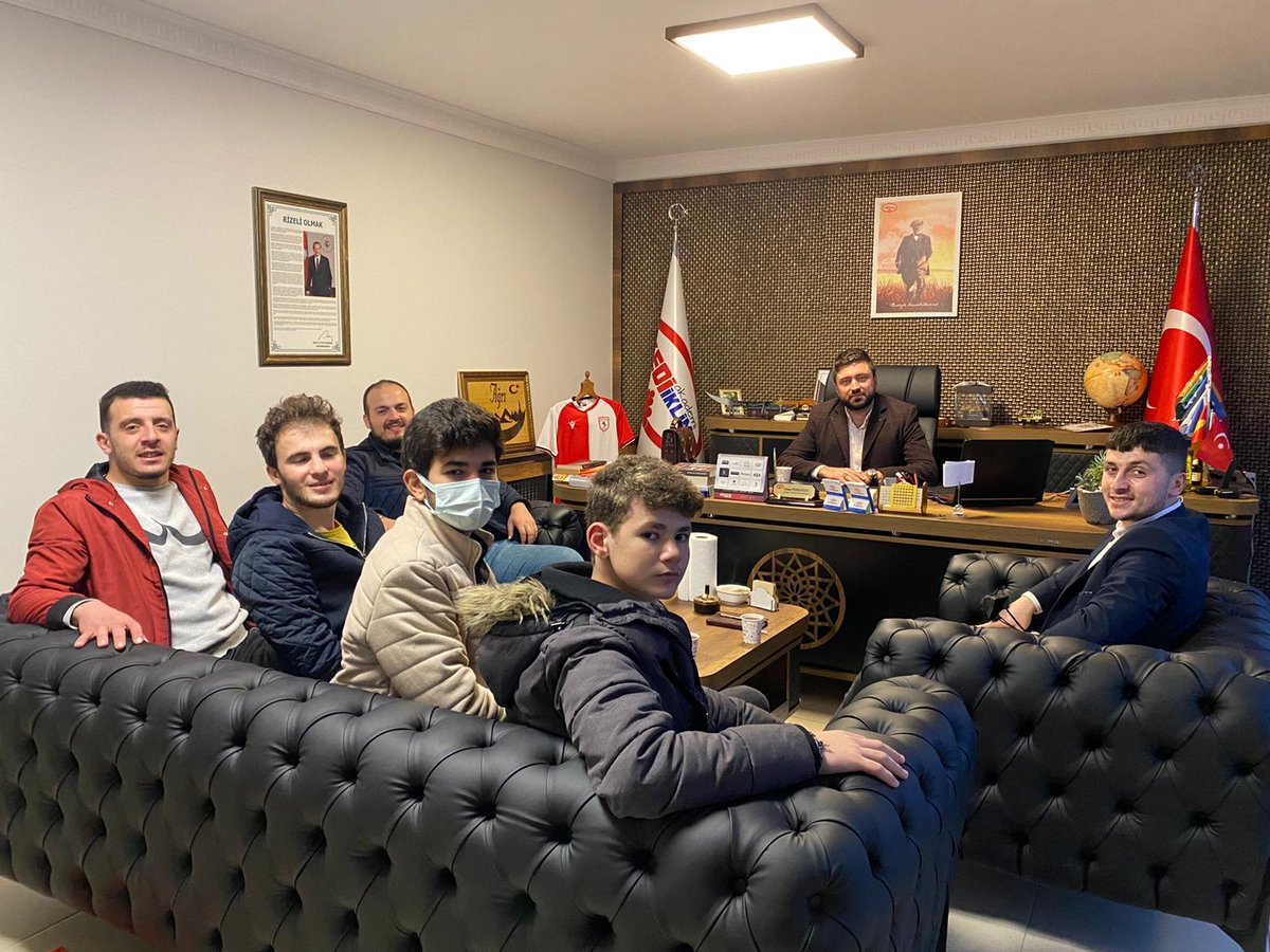 Atakum Yediiklim Eğitim Kurumunu ziyaret ederek çalışmaları hakkında bilgi aldık, kendilerine başarı dileklerimizi ilettik.Tüm öğrenci ve öğretmenlerimize zihin açıklığı diliyoruz.
#İnanadığınYoldaYürü
#GençsinÖndeYürü
#ATAKUMGENÇLİĞİGELİYOR