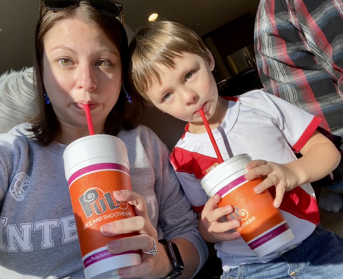 SraTalty's tweet image. Luke and I are supporting the @WestGSeniors today by drinking our smoothies from Pulp! Stop by anytime before 9 PM and mention the seniors so a portion of the sales go to the Class of 2022!