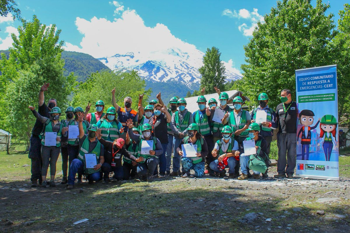 Senapred's tweet image. #ONEMIBiobio junto a @AltoComu certificaron a nuevo Equipo Comunitario de Respuesta a Emergencias (#CERT) tras curso realizado a comunidades de Quepuca Ralco, El Avellano y Aukin Walmapu, de la comuna de Alto Biobío #CursosONEMI