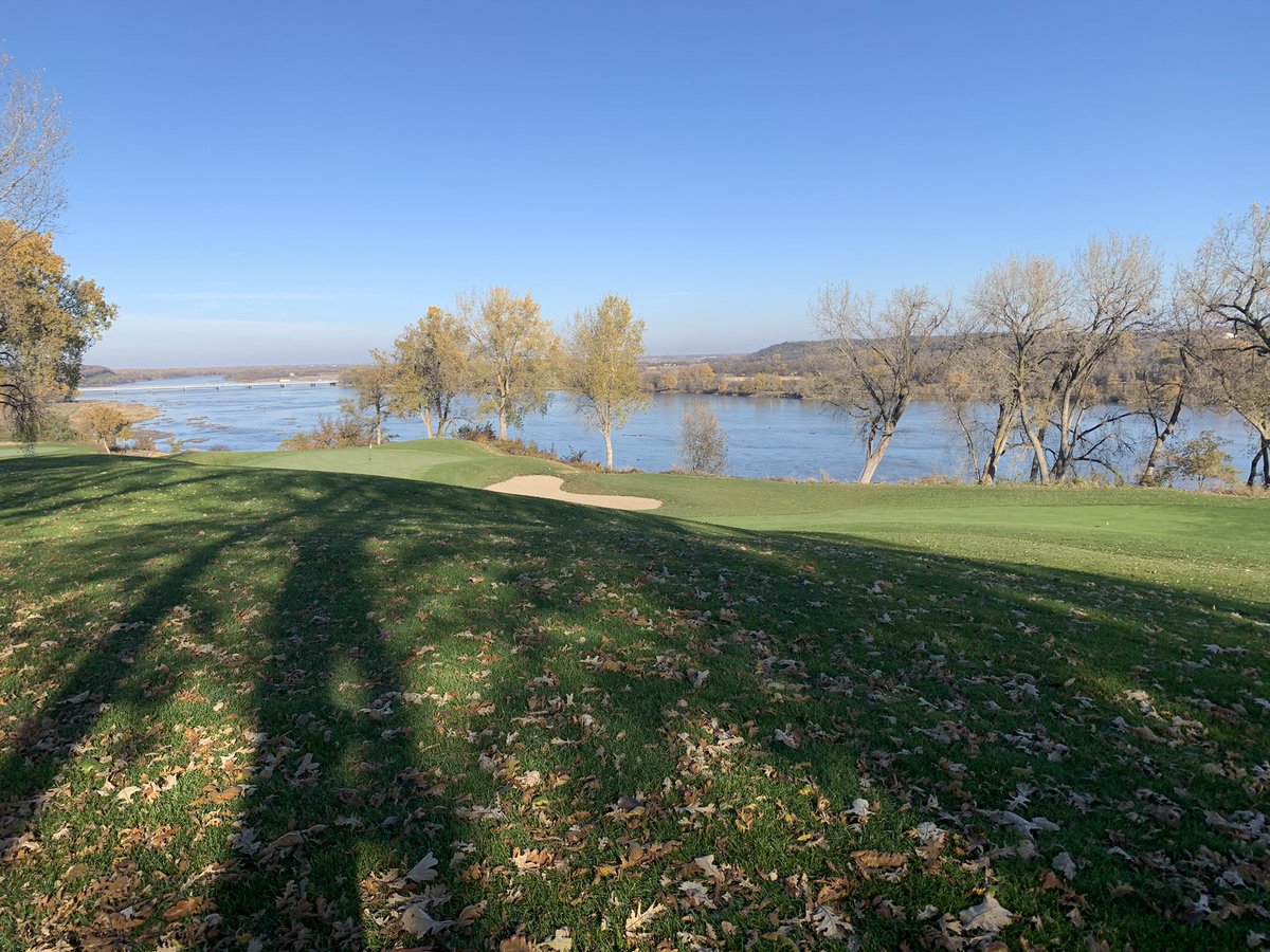 mrsgallesfcs's tweet photo. Half Marathon #6 and my absolute favorite. Challenging, off road and gorgeous!!! Any half after this will be hard to top. #halfmarathon #therunchat #trainwithhal @higdonmarathon #offroadrunning https://t.co/FUN9gVWXfG