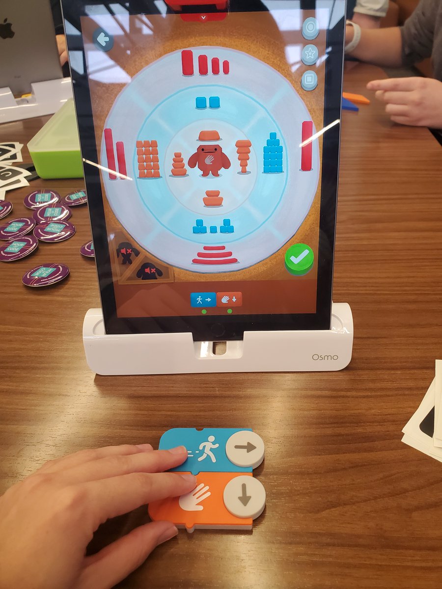 BethanyEhmcke's tweet photo. Hour of Code was so much fun! Thank you @COE_UNI for setting it all up! 
#HourofCode #CS #unietd https://t.co/LNN9RWsqSK